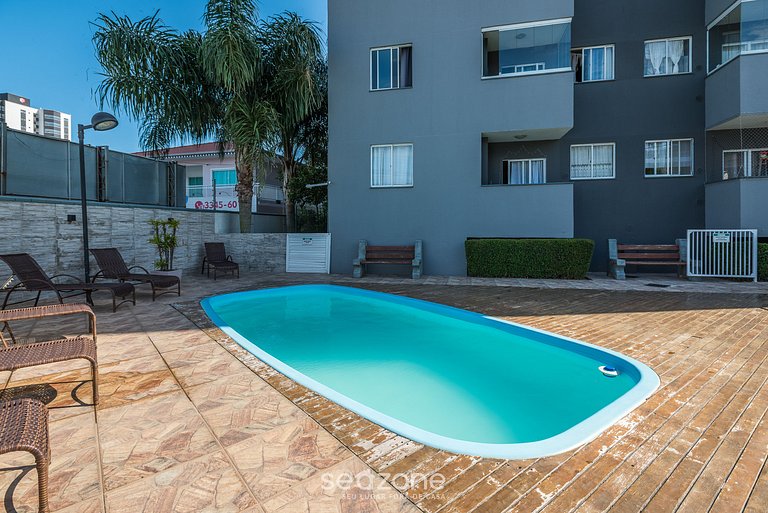 Apto. em Cond. c/ Piscina e Vista Mar RLT0805