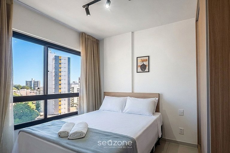 Apto. em Cond. c/ Piscina e Vista Cid. BLB1104