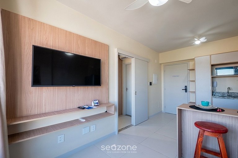 Apto. em Cond. c/ Piscina e Vista Cid. BLB1104
