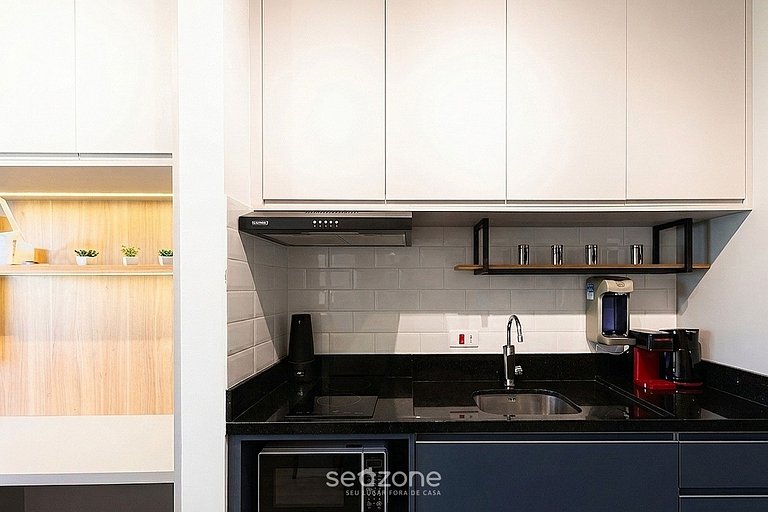 Studio em Cond. c/ Piscina e Vista Cid. TRM1504