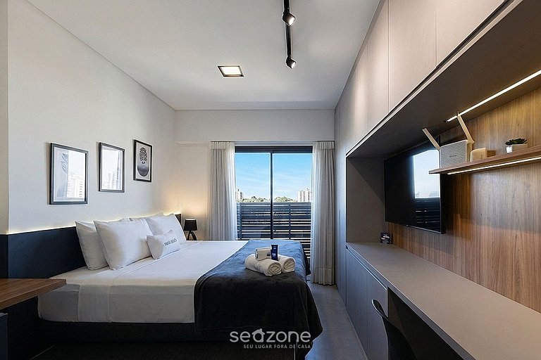 Studio em Cond. c/ Piscina e Vista Cid. TRM1504