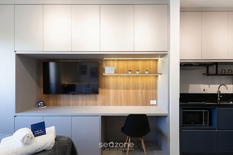 Studio em Cond. c/ Piscina e Vista Cid. TRM1504