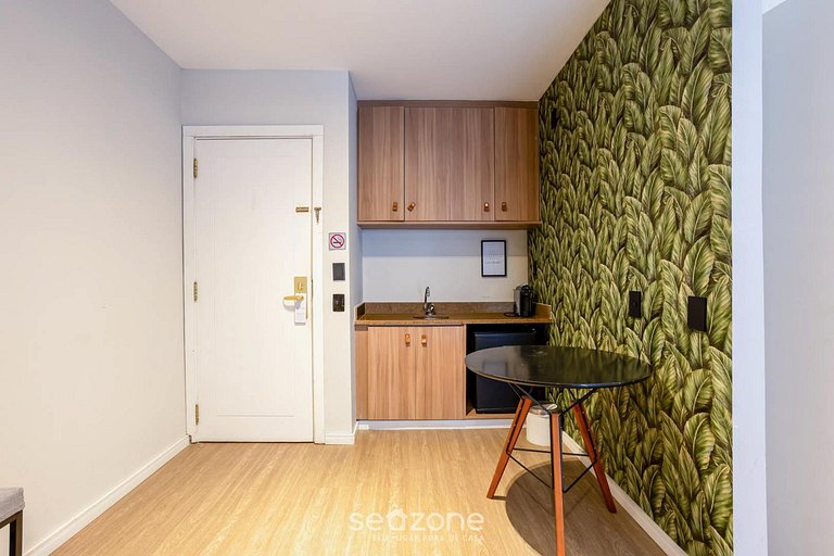 Studio c/ Varanda em Cond. c/ Piscina CLT0303