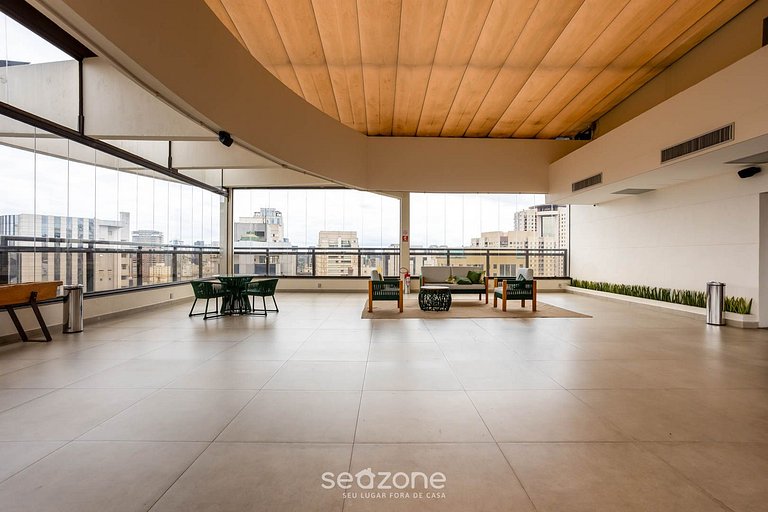 Apto. c/ Balcón en Condo. c/ Piscina CLT0303