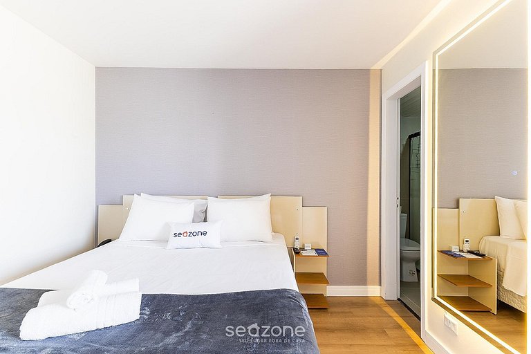 Studio em Cond. c/ Piscina e Vista Cid. UPP0215