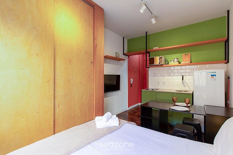 Studio em Cond. c/ Vista Cid. e Bem loc. SAU0316