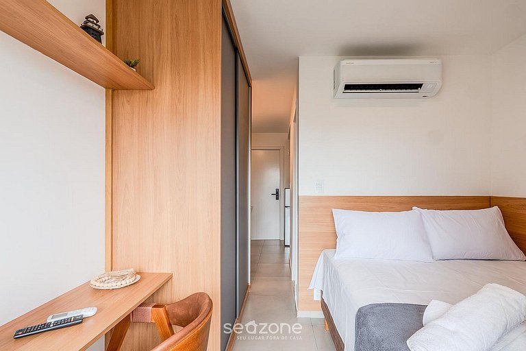 Studio em Cond. c/ Piscina a 720m Praia CLF0143