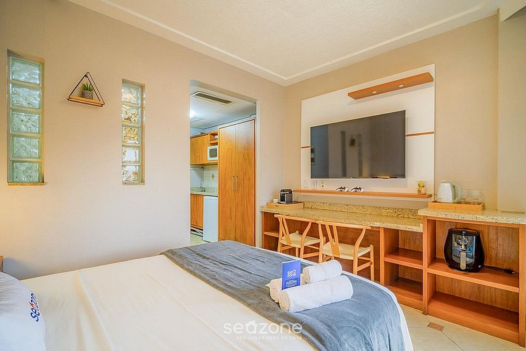 Studio em Cond. c/ Piscina e Terraço CUR0807