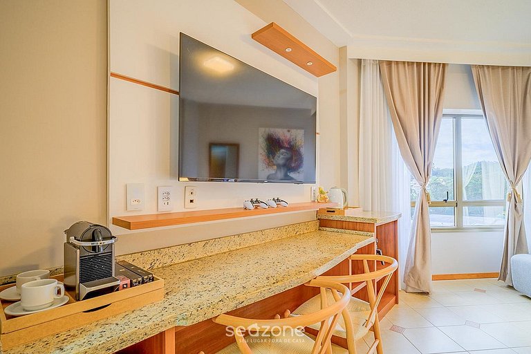 Studio em Cond. c/ Piscina e Terraço CUR0807