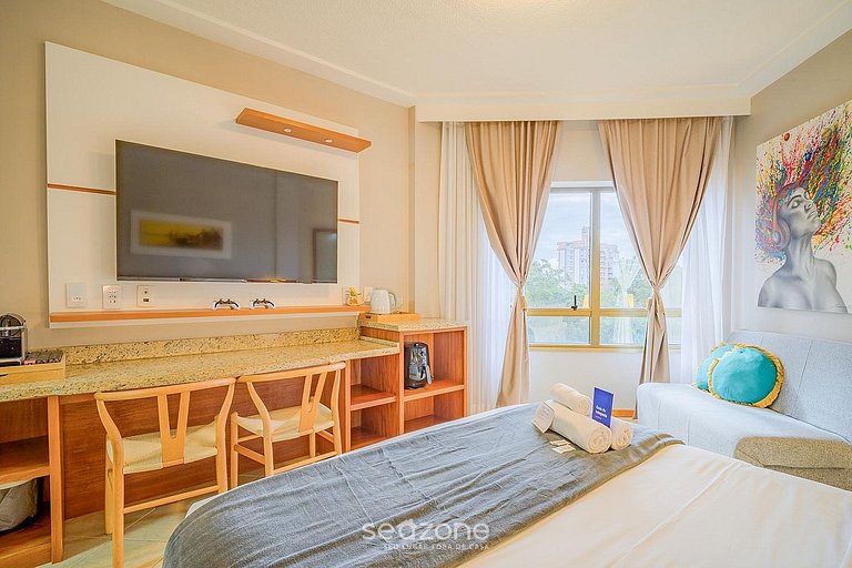 Studio em Cond. c/ Piscina e Terraço CUR0807
