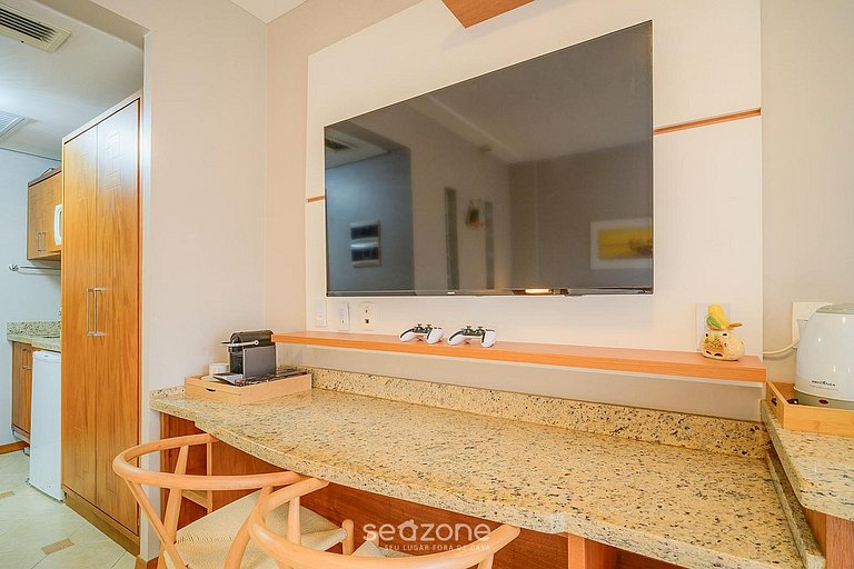 Studio em Cond. c/ Piscina e Terraço CUR0807