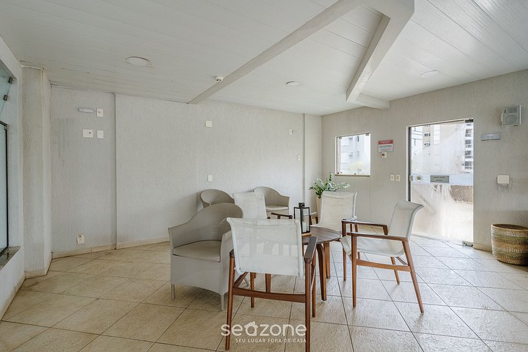 Studio em Cond. c/ Piscina e Terraço CUR0807