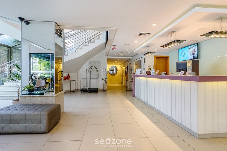 Studio em Cond. c/ Piscina e Terraço CUR0807