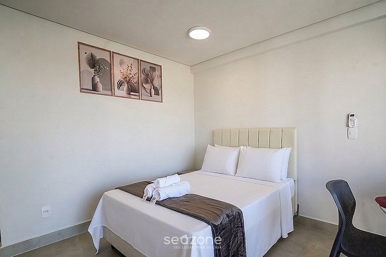 Studio em Cond. c/ Piscina e Vista Cid. MSU0903
