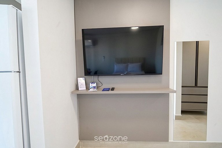 Studio em Cond. c/ Piscina e Vista Cid. MSU0903
