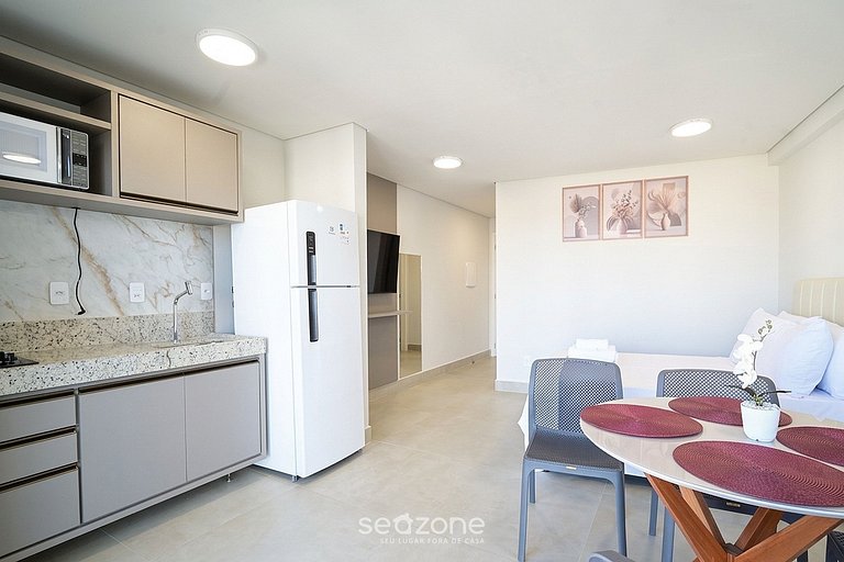 Studio em Cond. c/ Piscina e Vista Cid. MSU0903