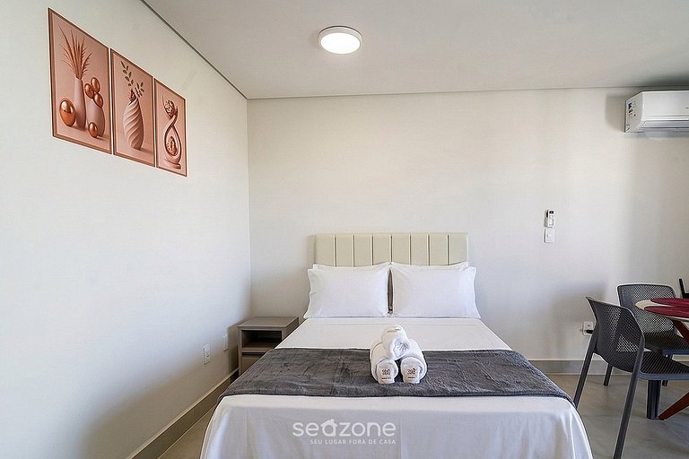 Studio em Cond. c/ Piscina e Vista Cid. MSU1102