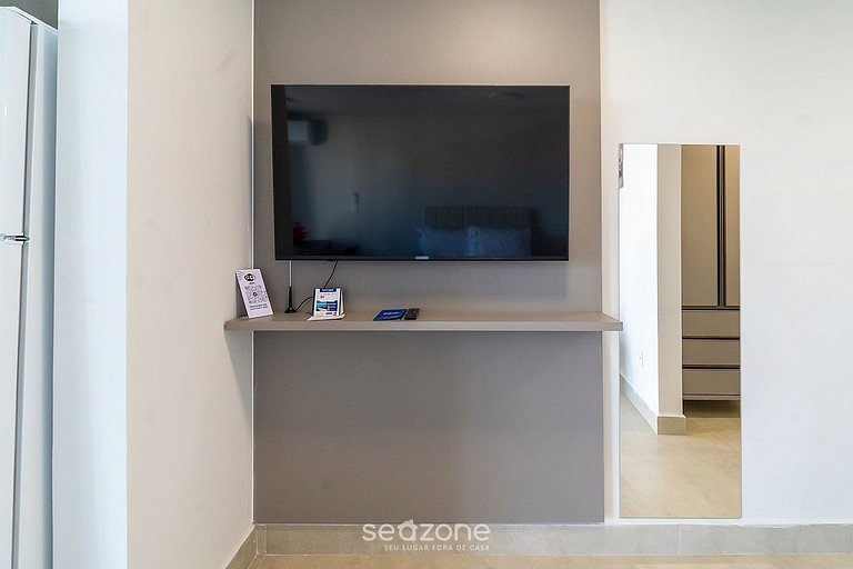 Studio em Cond. c/ Piscina e Vista Cid. MSU0902