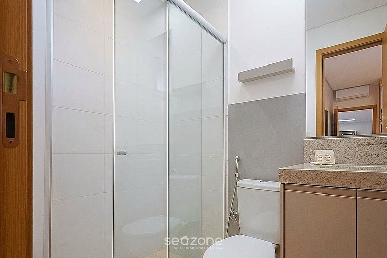 Apto em Cond. c/ piscina no Centro GRLB1803