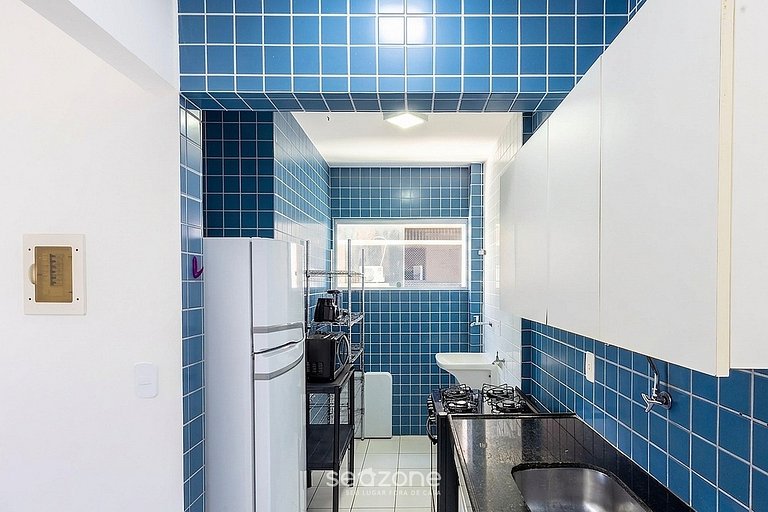 Apto. em Cond. c/ Piscina e Vista Cid. AMS0208