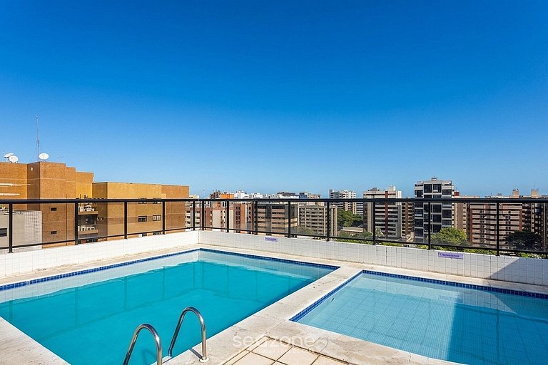 Apto. em Cond. c/ Piscina e Vista Cid. AMS0208