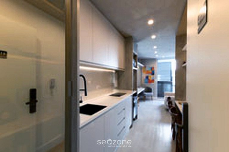 Studio em Cond. c/ Piscina e Vista Cid. RBO0413