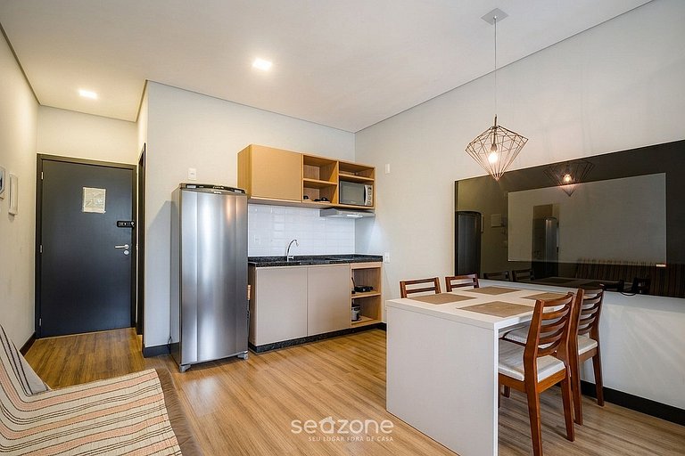 Studio em Cond. c/ Piscina e Vista Cid. STI0104