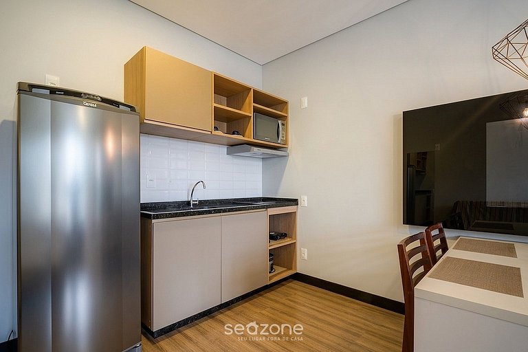 Studio em Cond. c/ Piscina e Vista Cid. STI0104