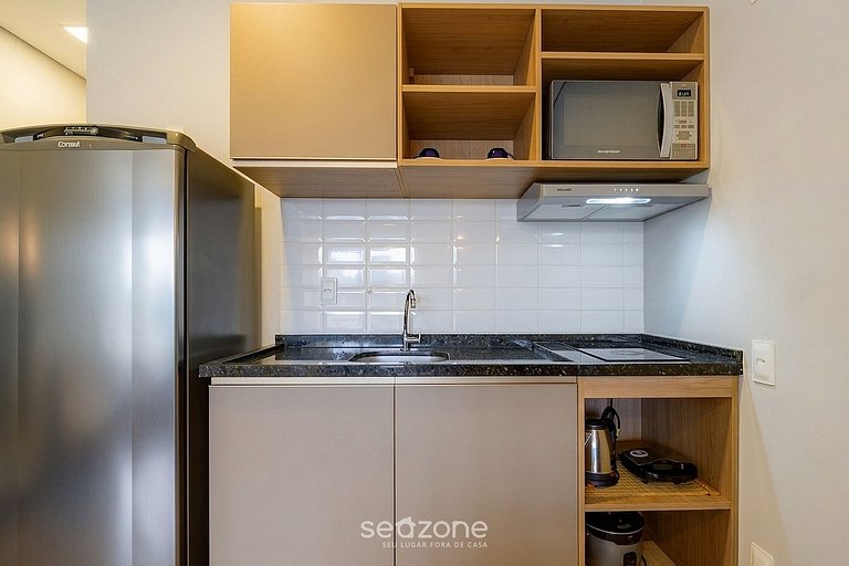Studio em Cond. c/ Piscina e Vista Cid. STI0104
