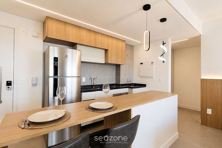 Studio em Cond. c/ Piscina e Vista Cid. SRU3308