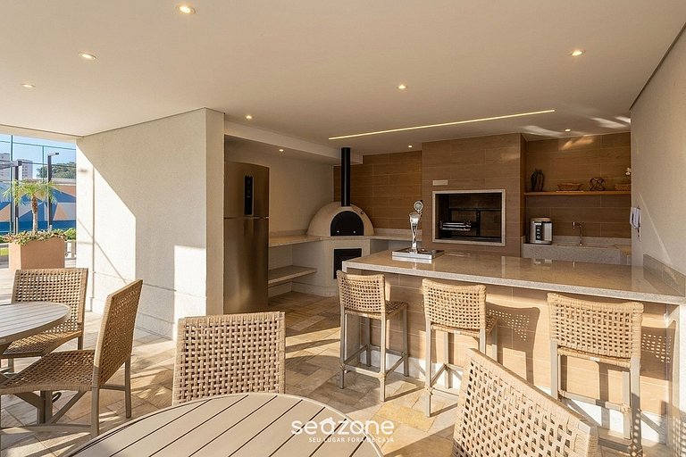 Studio em Cond. c/ Piscina e Vista Cid. SRU3308