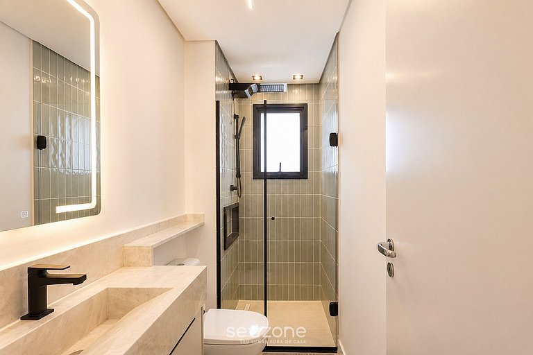 Studio em Cond. c/ Piscina e Vista Cid. SRU3308
