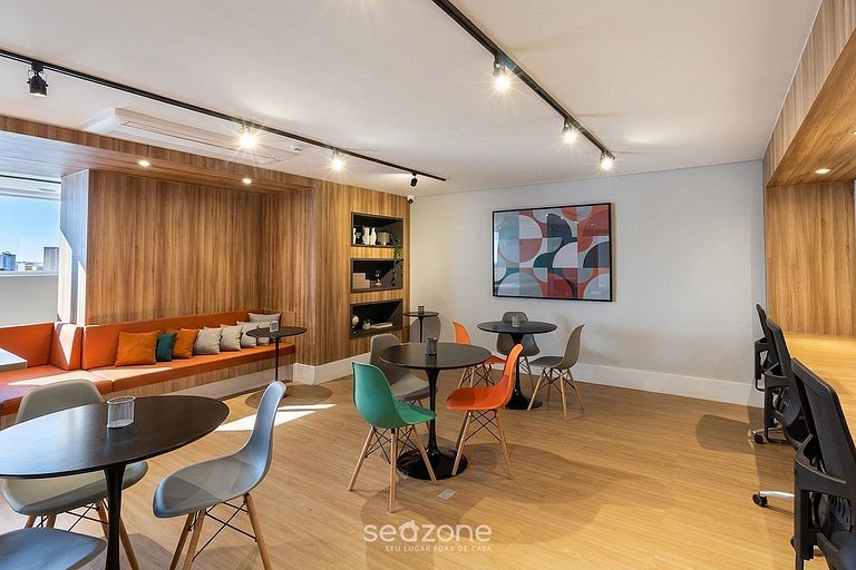 Studio em Cond. c/ Piscina e Vista Cid. SRU3308