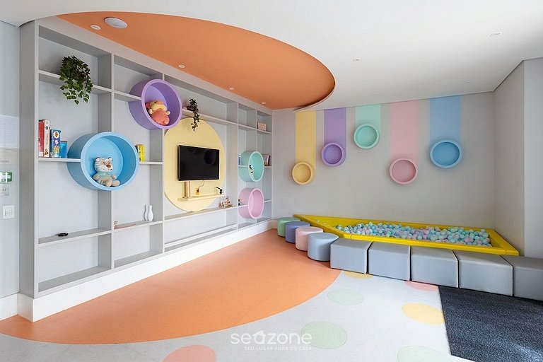 Studio em Cond. c/ Piscina e Vista Cid. SRU3308