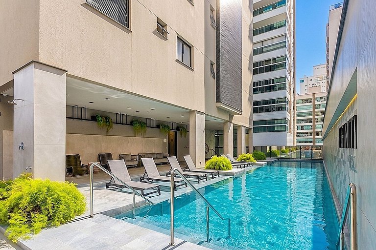 Depto c/ piscina y gym 350m Meia Praia IFT0808