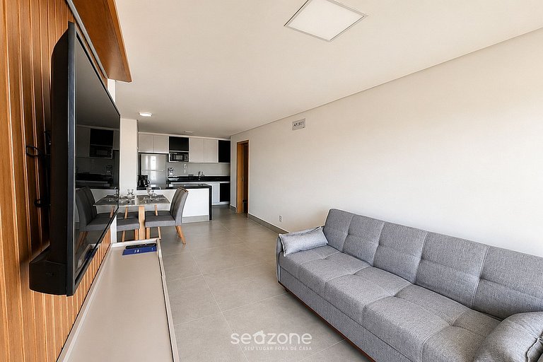 Apto. c/ Balcón y Vista Cid. en Condo. GRLB1804