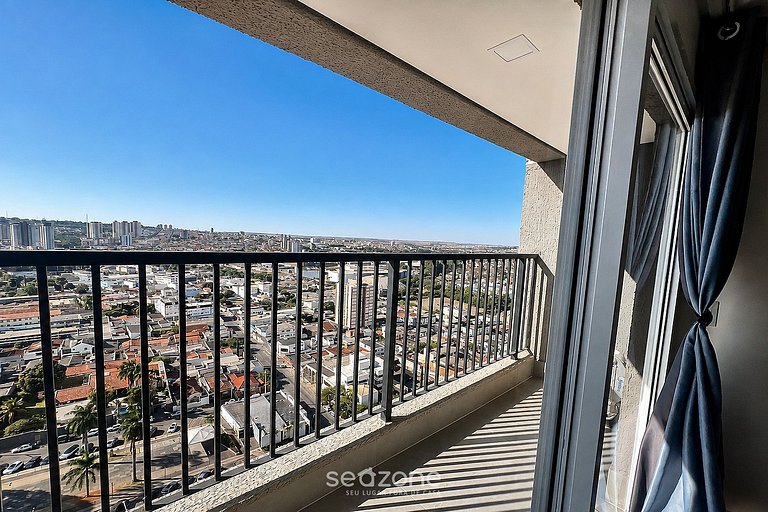 Apto. c/ Balcón y Vista Cid. en Condo. GRLB1804