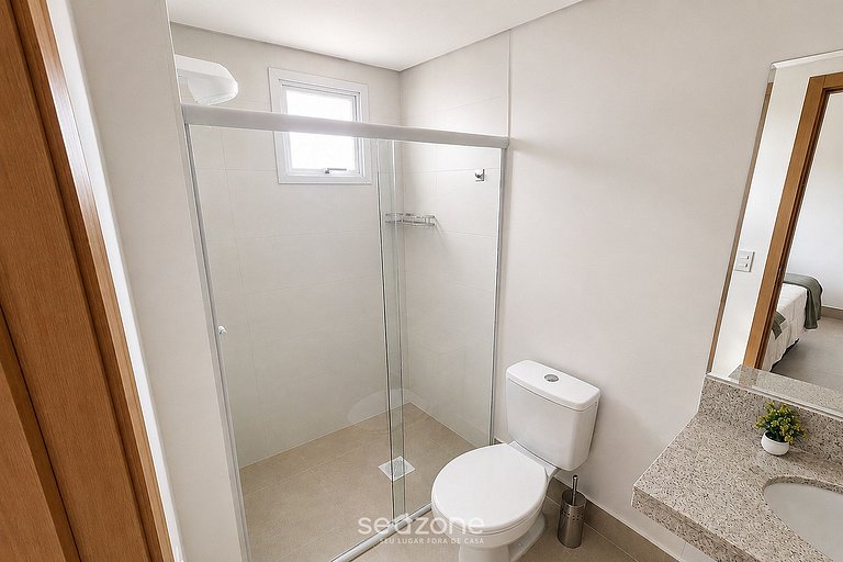 Apto. c/ Balcón y Vista Cid. en Condo. GRLB1804