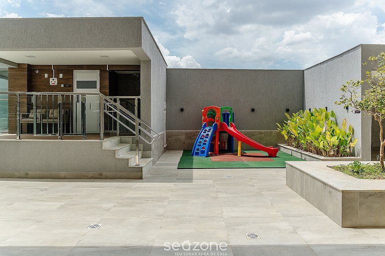 Apto. c/ Balcón y Vista Cid. en Condo. GRLB1804
