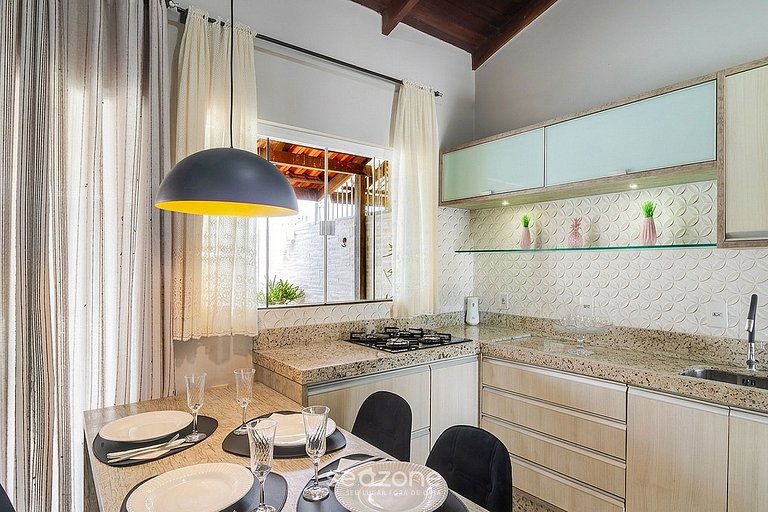 Casa c/ Piscina Priv. e churrasq. EIL0034