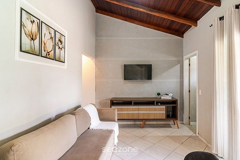 Casa c/ Piscina Priv. y parr. EIL0034