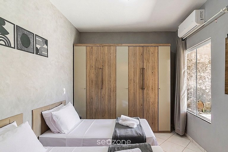 Casa c/ Piscina Priv. e churrasq. EIL0034