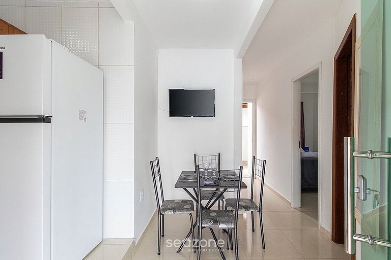 Apto. em Cond. c/ Piscina e Varanda PAX0004