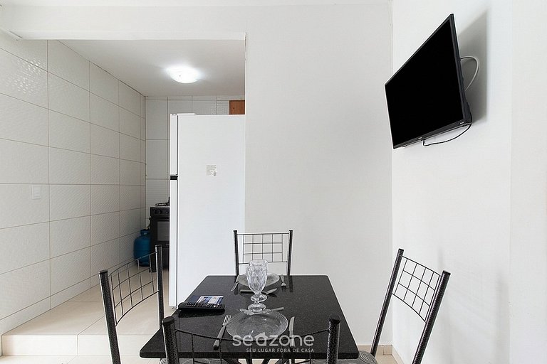 Apto. em Cond. c/ Piscina e Varanda PAX0004
