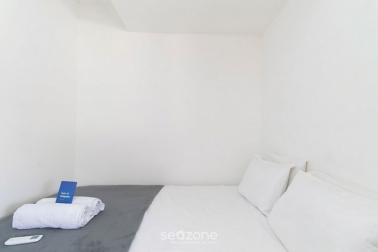 Apto. em Cond. c/ Piscina e Varanda PAX0004