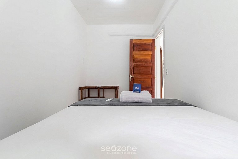 Apto. em Cond. c/ Piscina e Varanda PAX0004