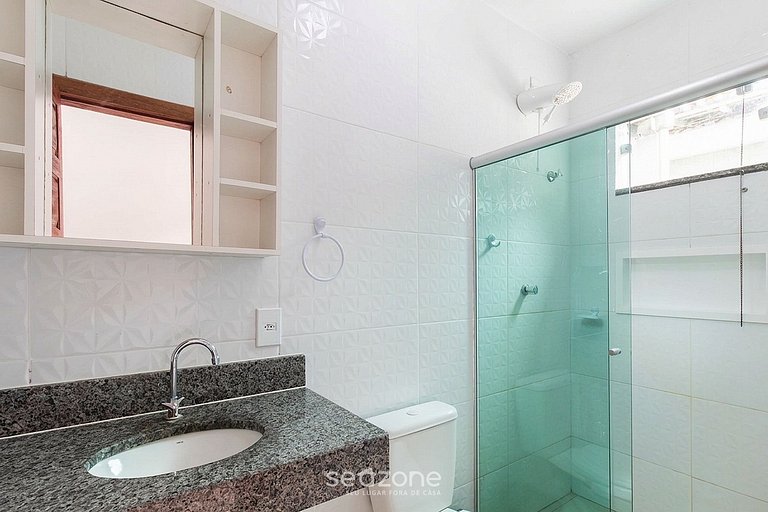 Apto. em Cond. c/ Piscina e Varanda PAX0004