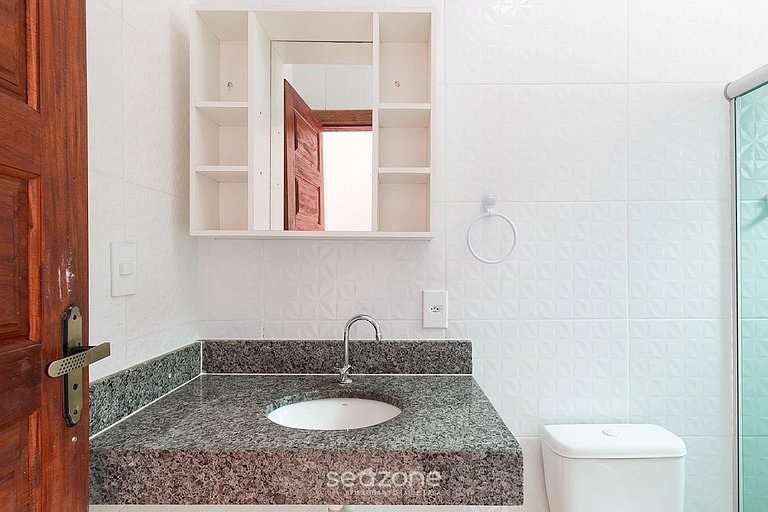 Apto. em Cond. c/ Piscina e Varanda PAX0004