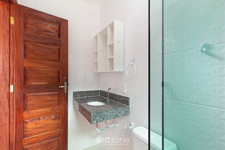 Apto. em Cond. c/ Piscina e Varanda PAX0004