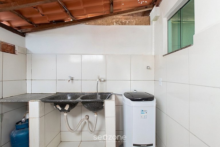 Apto. em Cond. c/ Piscina e Varanda PAX0001